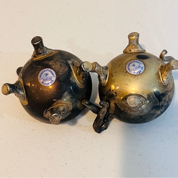 Vintage International Silver Co. Silverplated Sugar Bowl and Creamer Set 1991 - Picture 10 of 13